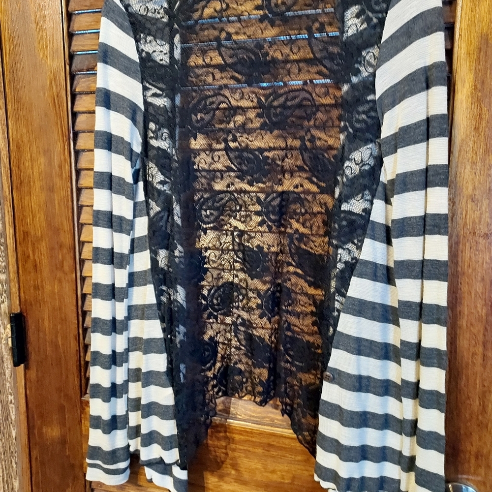 Lace cardigan - Picture 2 of 3